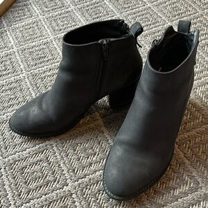Blondo waterproof black bootie